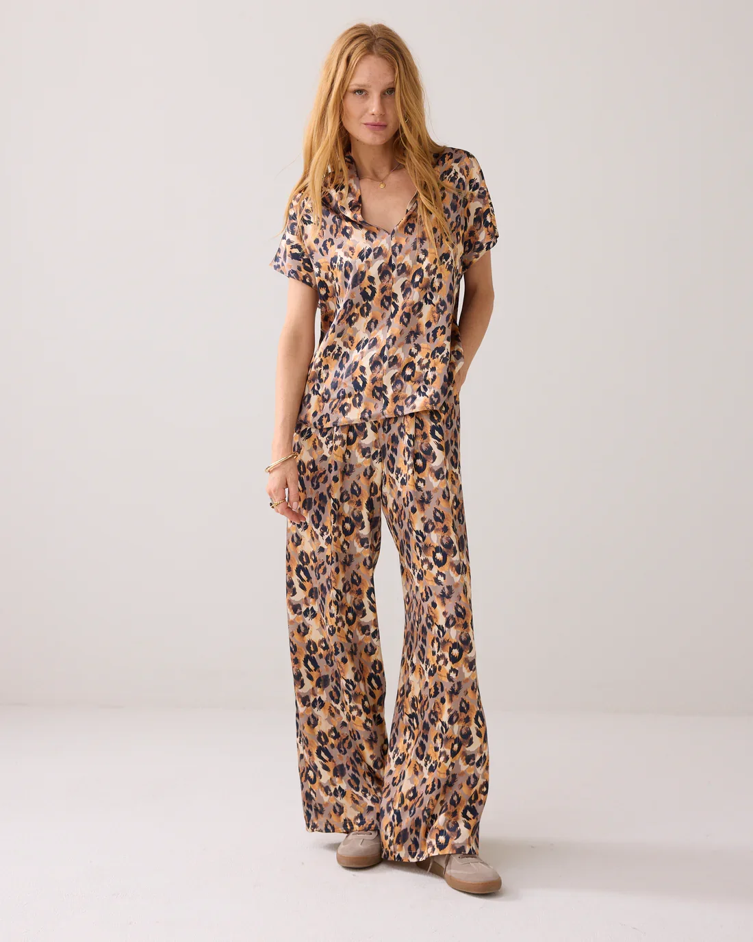 Bluse V-neck Panther Print