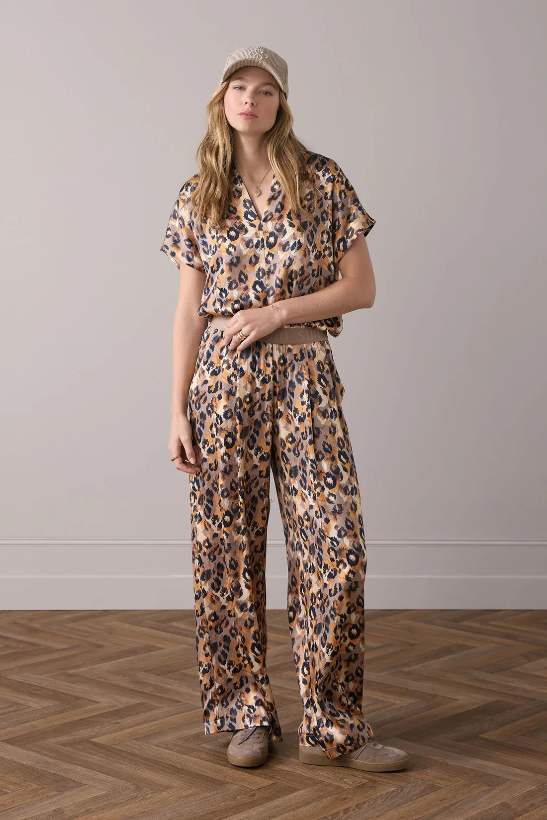 Bluse V-neck Panther Print