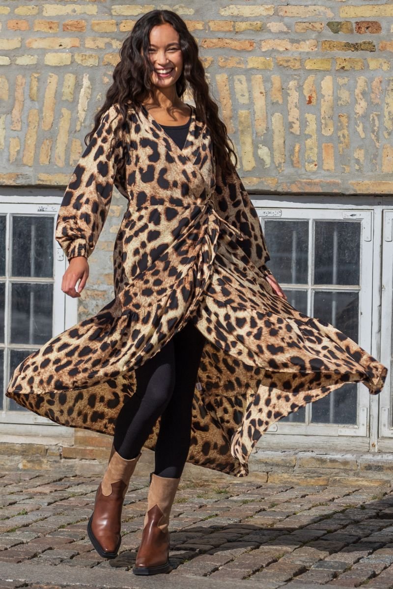 Kjole Luna LS Wrap Dress Golden Leopard