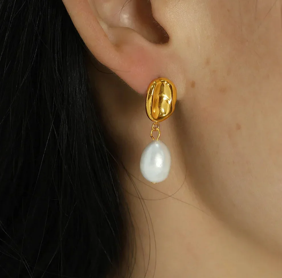 reringe Pearl Hammered Stud 18K Guldbelagt