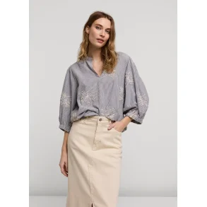 Bluse Mlkestriber med blomster