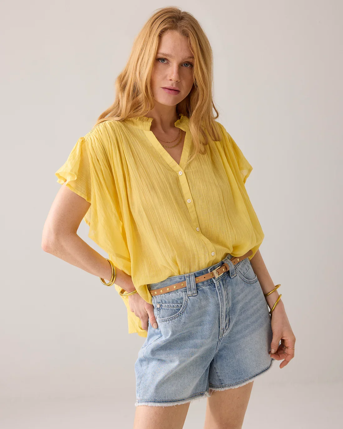Bluse med loosefit og korte rmer 