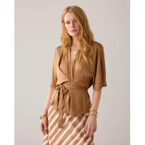 Bluse med bindebnd og trekvart rmer