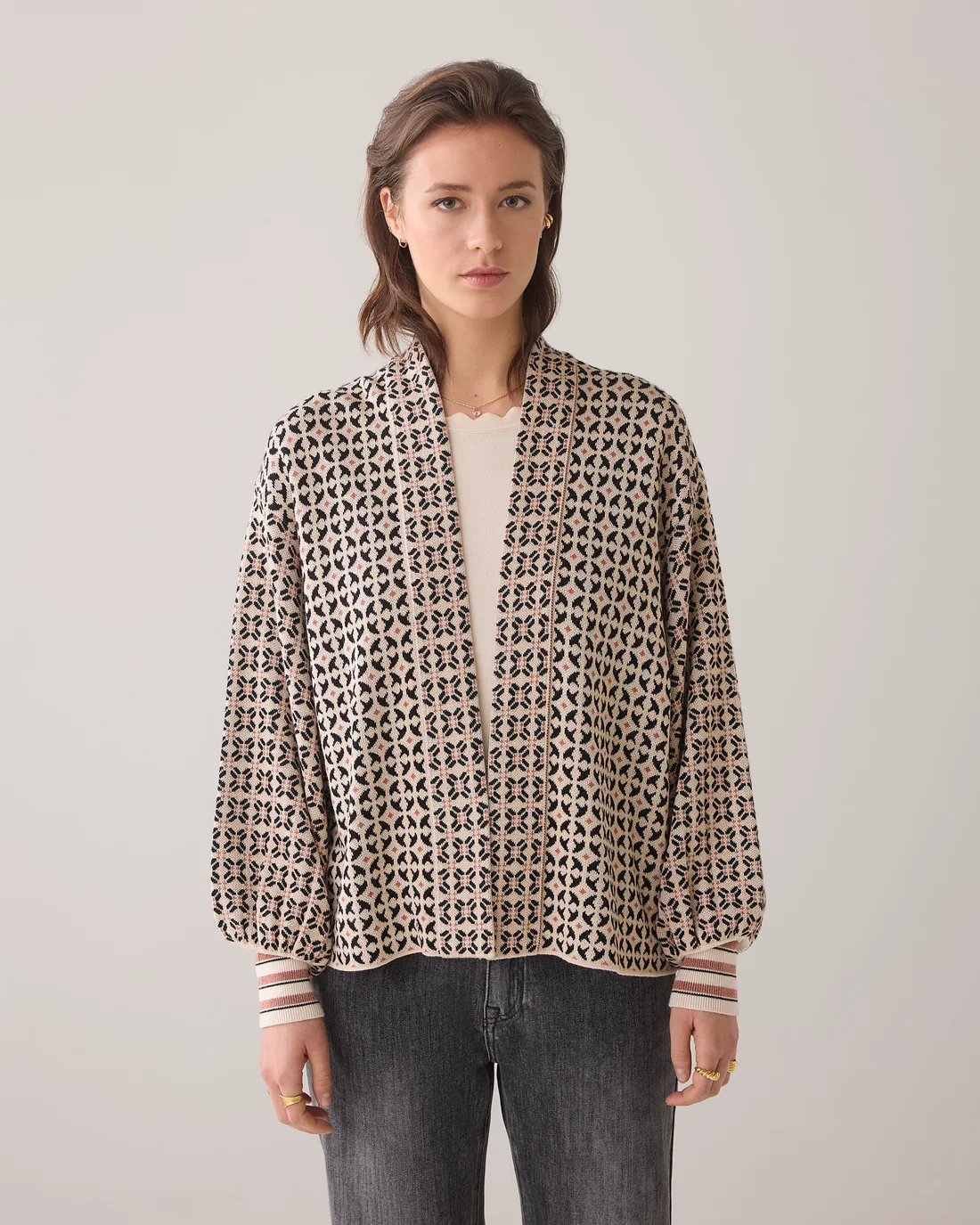Cardigan med let glimmer og uden knapper