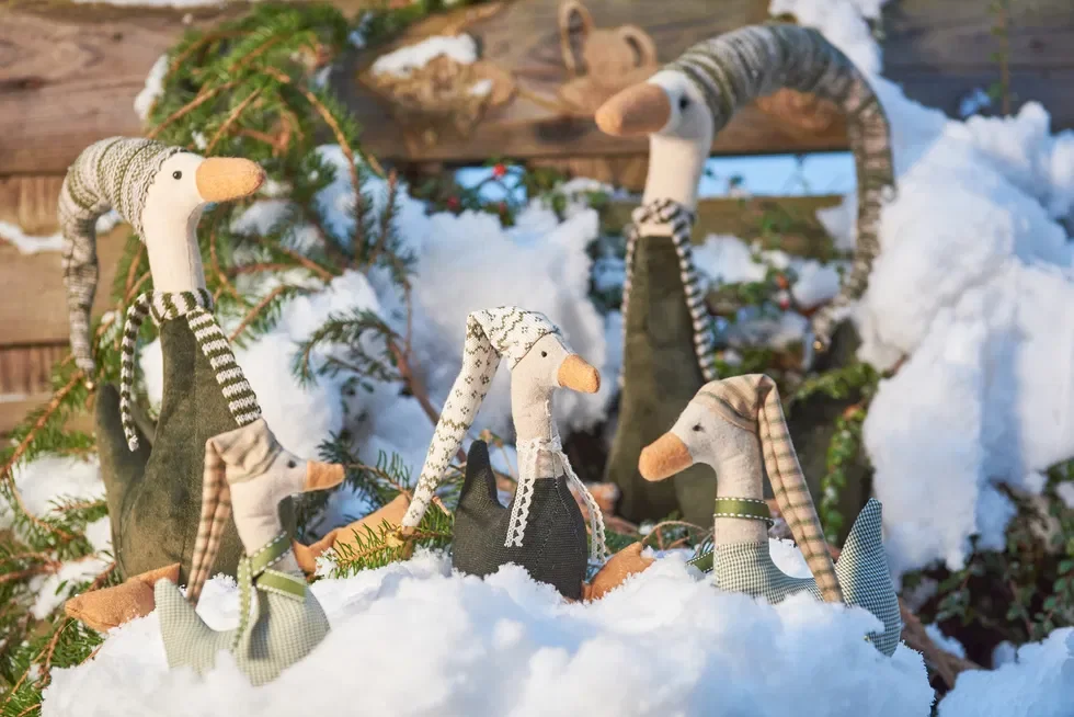 G�s Med T�rkl�de H11cm Sort/Gr�n