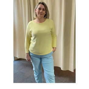 Bluse med rund hals - flere farver